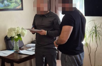 Керівники підрозділу поліції охорони на Дніпропетровщині вимагали частину зарплат і премій підлеглих