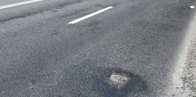 Фирма депутата облсовета ремонтирует дороги в Днепре без гарантии