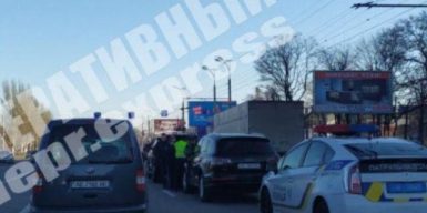 В Днепре на Запорожском шоссе произошло тройное ДТП: фото