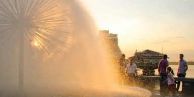 Кто освоит 3 миллиона на уходе за днепровскими фонтанами