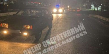 На левом берегу Днепра автомобиль сбил женщину на переходе: фото