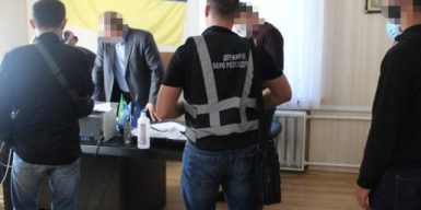 На Днепропетровщине арестовали сотрудника таможни за злоупотребления на миллион