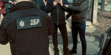 На Днепропетровщине полицейский требовал взятку за то, чтобы закрыть глаза на мошенничество