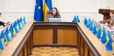 Кабмін перенаправив понад ₴1,41 млрд з аеропорту «Дніпро» на купівлю пасажирських вагонів