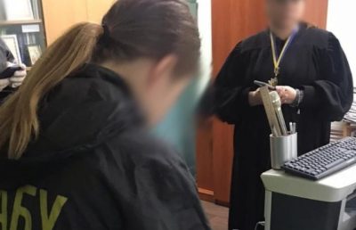 Взяла $4000 за повернення арештованих коштів: колишня суддя з Харкова отримала 8 років тюрми за хабар