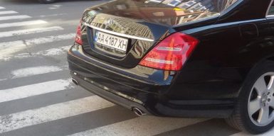 Хамство на дорогах Днепра: новая подборка «автогероев» (фото, видео)