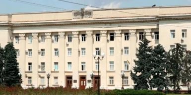 Посадовець Херсонської ОВА попався на “відкатах”