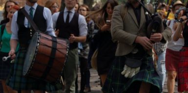 Волынка и парад килтов: как днепровские шотландцы отмечают День города (фото, видео)