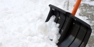 Днепровские предприниматели будут платить за грязные тротуары и снег