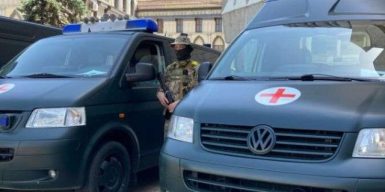 Помощь для фронта: Днепр передает машины для ВСУ и теробороны