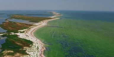 Остров Бирючий: теплое море без медуз – как стартовал курортный сезон в Кирилловке