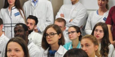 В днепровской больнице Мечникова стартовала летняя школа молодых хирургов