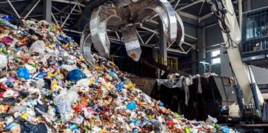 В Днепре обещают очистить город от рекордного мусора за 2 дня