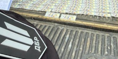 Майор ТЦК допомагав військовослужбовцям втекти з частин