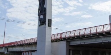 Как создавали барельефы на Новом мосту в Днепре