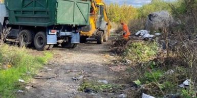 Дніпрян закликають не користуватися послугами нелегальних перевізників сміття