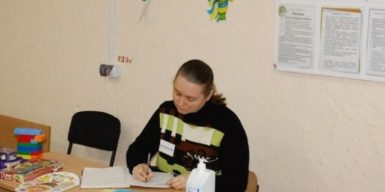 Зі світлом, теплом, водою, куточками для дітей: як у школах Дніпра працюють Пункти незламності