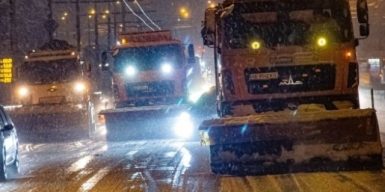 “Всі дороги та мости проїзні, колапсу в місті немає” – Михайло Лисенко про ситуацію із прибиранням снігу в Дніпрі