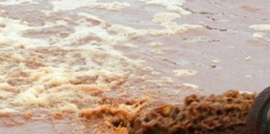 Завод на Днепропетровщине сбрасывает воду с химикатами в реку