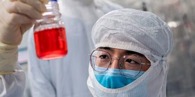 Минздрав закупает китайскую вакцину от коронавируса по цене самой дорогой в мире