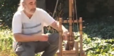 Мастер из Днепра делает оружие по чертежам Леонардо да Винчи: видео