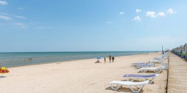 Отдых на Азовском море 2021: во сколько обойдется отпуск в Кирилловке, Бердянске и на Арабатской Стрелке