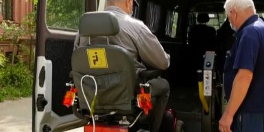 В Днепре люди с инвалидностью могут бесплатно пользоваться такси: фото, видео