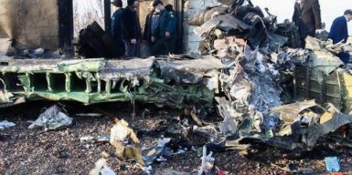 Перед крушением самолета в Иране бортпроводница сообщала об обстреле