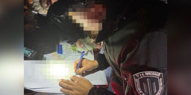 Житель Кропивницького та патрульний за 11 тисяч євро організовували незаконний виїзд чоловіків до Словаччини