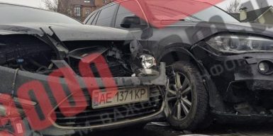 В Днепре на Абхазской произошло ДТП с пострадавшей: фото, видео