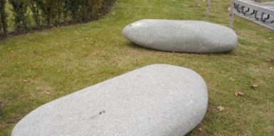 В днепровском сквере обустроили “сад камней”: фото
