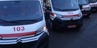 На Днепропетровщине станция экстренной медпомощи получила новые автомобили: фото