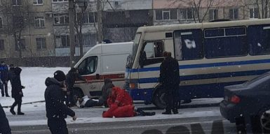 В Днепре автобус сбил двух человек: фото