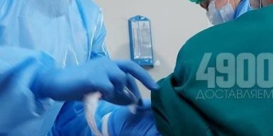 В Днепре от коронавируса привились врачи больницы Мечникова: фото, видео