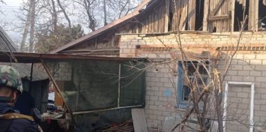 Окупанти знов обстріляли Нікопольщину: пошкоджено будинки та транспорт мешканців