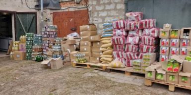 ДБР виявили на Дніпропетровщині підпільний склад із трьома тоннами крадених продуктів для ЗСУ