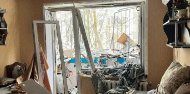 Росіяни обстріляли Нікополь: пошкоджені будинки і авто