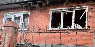 Ворожа ракета поцілила на подвір’я будинку на Дніпропетровщині