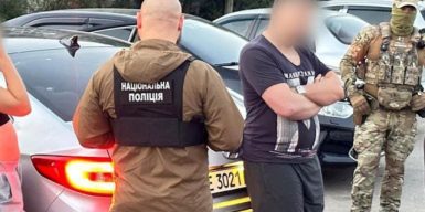 Трое сутенерів з Дніпра возили проституток до Донецької області