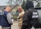 На Закарпатті ДБР затримало військового посадовця за вимагання грошей у підлеглих