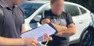 Щоб син втік за кордон: у Києві лікарі поставили жінці “діагноз на замовлення”