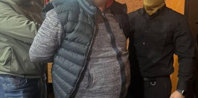 Начальник управління Мінюста пропонував за 20 000 доларів зняття з розшуку та виключення з військового обліку