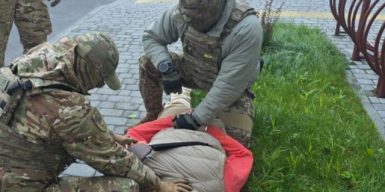 Поліцейські Вінничини викрили схему шахрайства з криптовалютою на понад 60 000 доларів