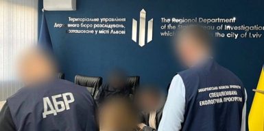 На Закарпатті депутат облради контролював незаконний збут дубу