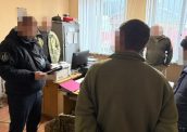 ДБР затримало працівника ТЦК, який систематично бив мобілізованих