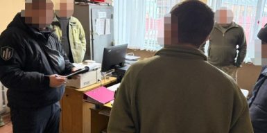 ДБР затримало працівника ТЦК, який систематично бив мобілізованих
