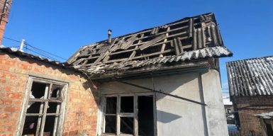 Росіяни знищили будинок на Дніпропетровщині