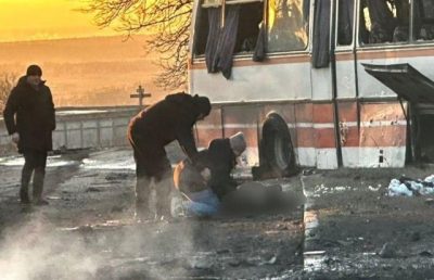 Росіяни вдарили по автобусу з шахтарями у Тернівці: загинуло 15 людей