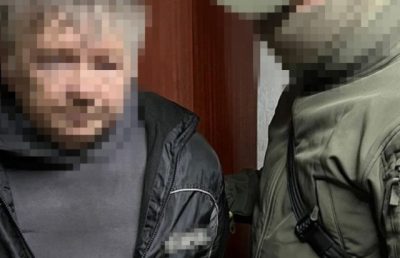 Охоронець автошколи разом із неповнолітнім сином коригував удари ворога по Дніпру