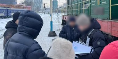 Працівники локомотивного депо “Дарниця” викрадали пальне з тепловозів та продавали постійним клієнтам